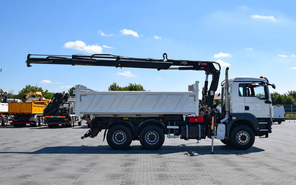 MAN TGS 33.360 / 6x4 / HDS HIAB 122 E-2 HIDUO / STEROWANIE RADIOWE / WYWROTKA / HYDROBURTA / AUTOMAT / KLIMA / TEMPOMAT / KAMERA COFANIA / SPROWADZONY - Tipper: picture 4 MAN TGS 33.360 / 6x4 / HDS HIAB 122 E-2 HIDUO / STEROWANIE RADIOWE / WYWROTKA / HYDROBURTA / AUTOMAT / KLIMA / TEMPOMAT / KAMERA COFANIA / SPROWADZONY - Tipper: picture 4