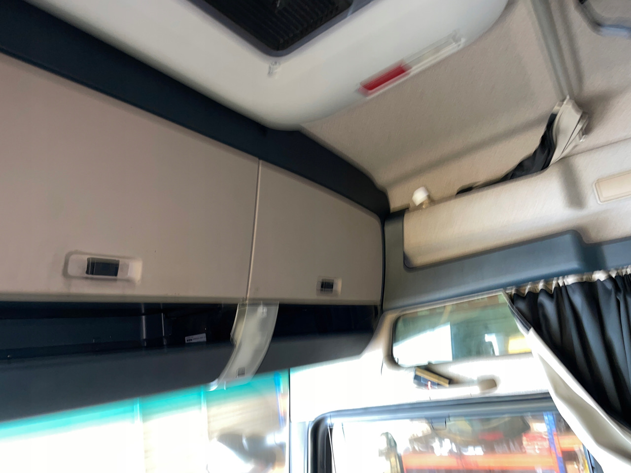 KOMPLETNA KABINA MAN TGX XXL EURO 6 LIFT JASNY ŚRODEK - Cab for Truck: picture 4 KOMPLETNA KABINA MAN TGX XXL EURO 6 LIFT JASNY ŚRODEK - Cab for Truck: picture 4