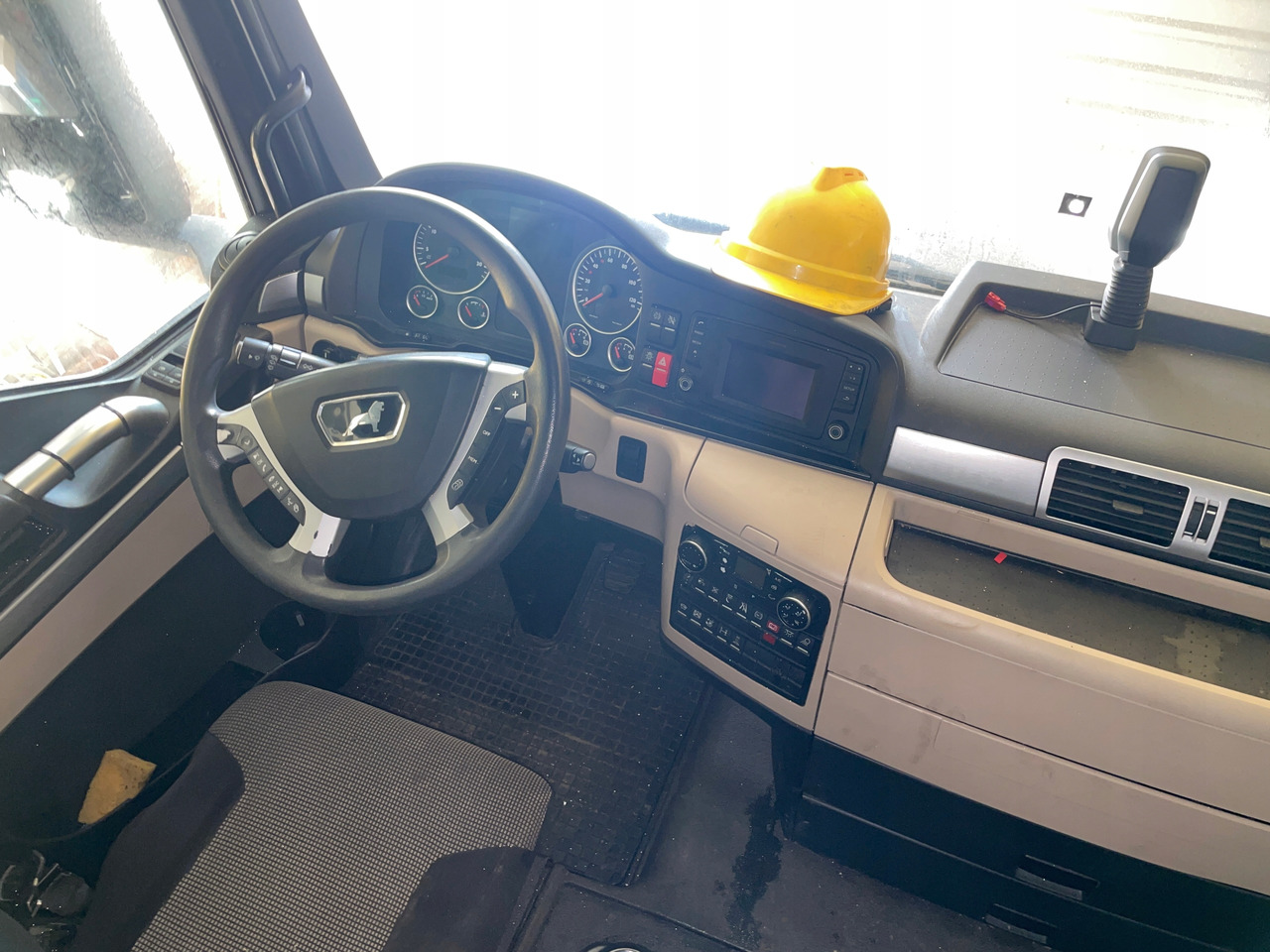 KOMPLETNA KABINA MAN TGX XXL EURO 6 LIFT JASNY ŚRODEK - Cab for Truck: picture 2 KOMPLETNA KABINA MAN TGX XXL EURO 6 LIFT JASNY ŚRODEK - Cab for Truck: picture 2