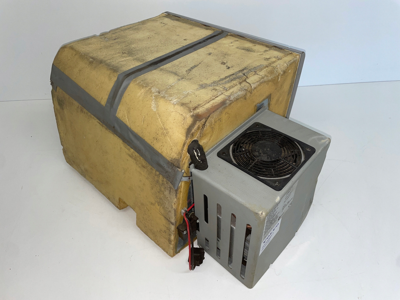 LODÓWKA CHŁODZIARKA VOLVO FH 20398817 , 061076791 - Cab and interior for Truck: picture 5 LODÓWKA CHŁODZIARKA VOLVO FH 20398817 , 061076791 - Cab and interior for Truck: picture 5