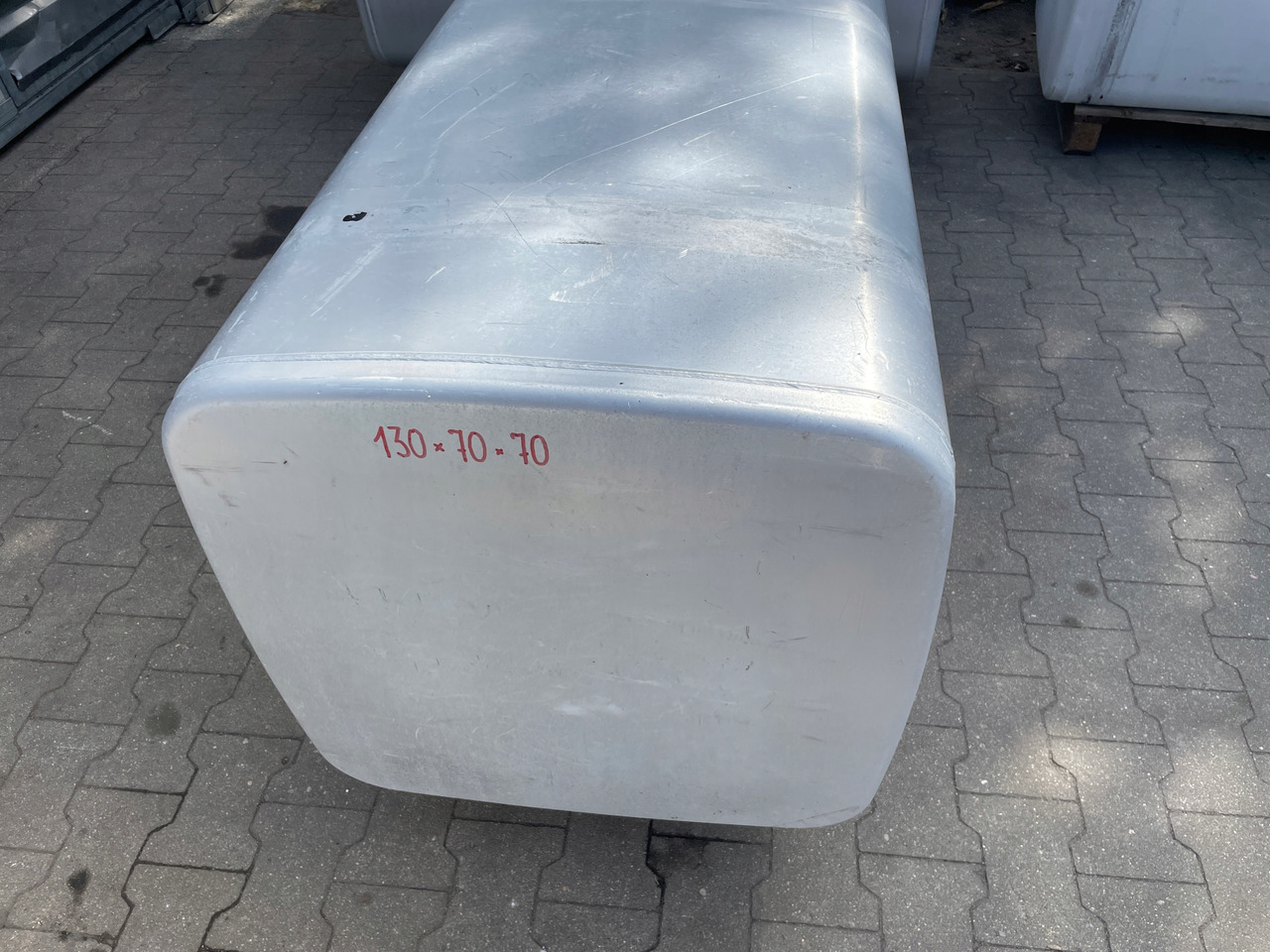 ZBIORNIK PALIWA IVECO STRALIS HI WAY 570 L 029535702 - Fuel tank for Truck: picture 3 ZBIORNIK PALIWA IVECO STRALIS HI WAY 570 L 029535702 - Fuel tank for Truck: picture 3