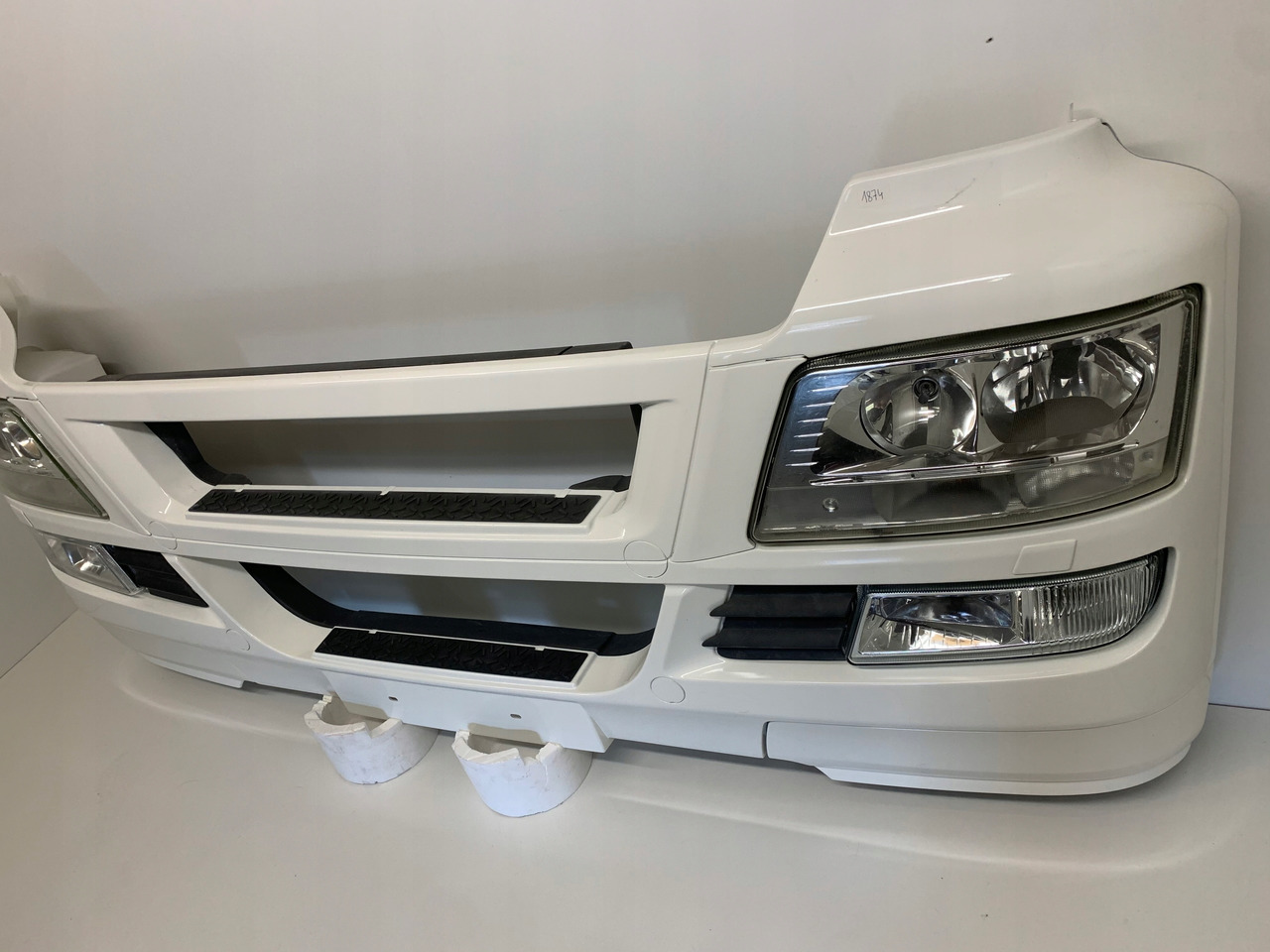 ZDERZAK XENON MAN TGS - Bumper for Truck: picture 5 ZDERZAK XENON MAN TGS - Bumper for Truck: picture 5