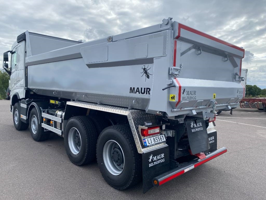 Volvo FH540 8x4  - Tipper: picture 3 Volvo FH540 8x4  - Tipper: picture 3