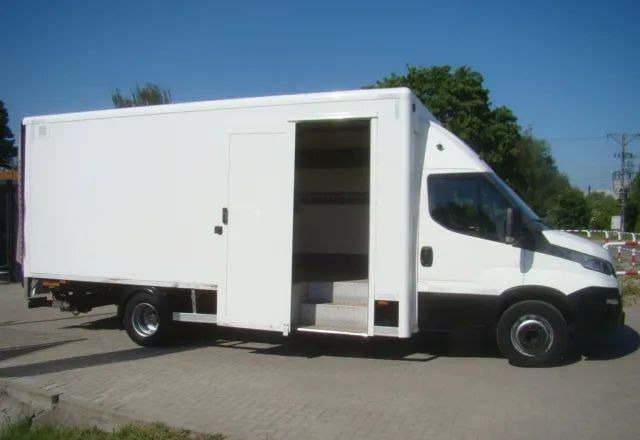 Iveco DAILY 70 C 18 3.0TDI 5.45M WINDA 1000KG - Box van: picture 4 Iveco DAILY 70 C 18 3.0TDI 5.45M WINDA 1000KG - Box van: picture 4