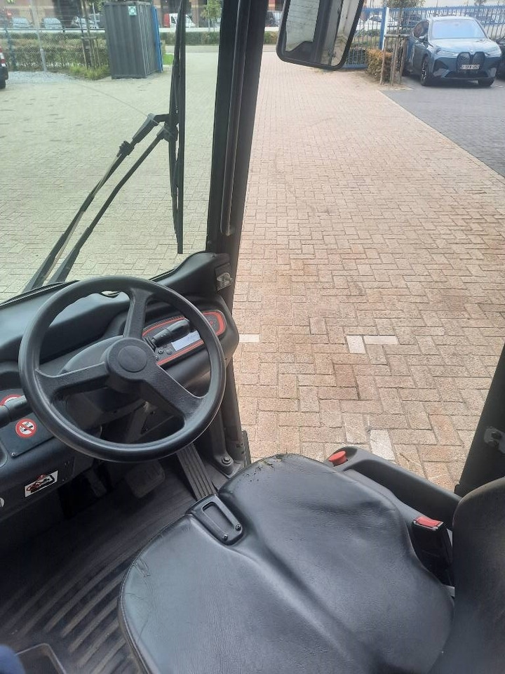 Tow tractor Linde P 60: picture 9