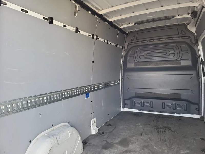 Mercedes-Benz Sprinter L2H2 - Panel van: picture 4 Mercedes-Benz Sprinter L2H2 - Panel van: picture 4