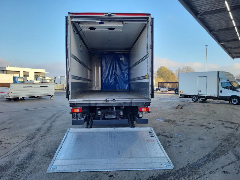 Renault T HIGH 430 - Isothermal truck: picture 3 Renault T HIGH 430 - Isothermal truck: picture 3