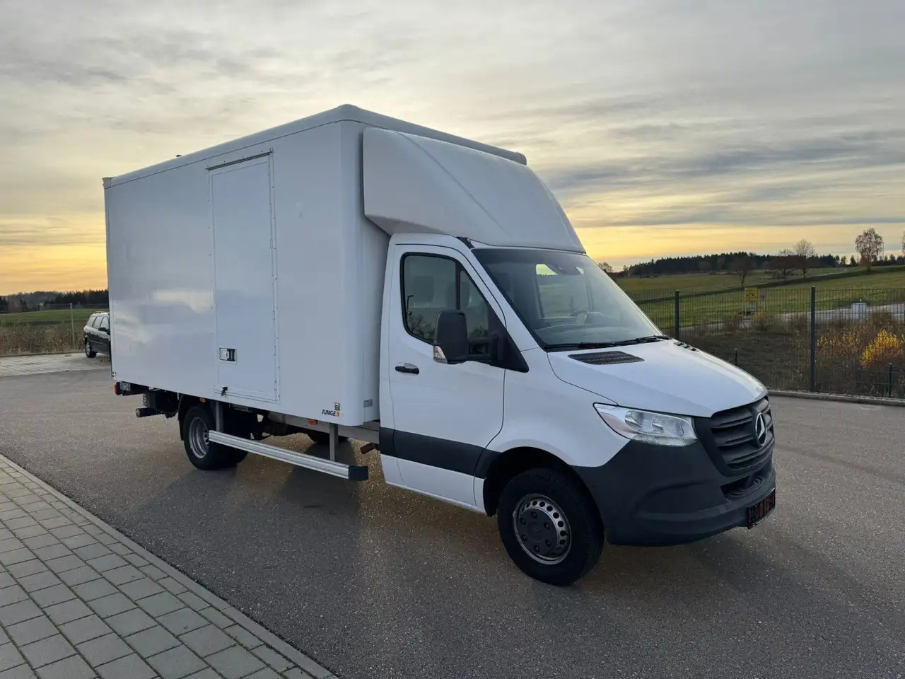 Mercedes-Benz Sprinter 516 CDI Maxi Koffer LBW AHK Klima - Box van: picture 2 Mercedes-Benz Sprinter 516 CDI Maxi Koffer LBW AHK Klima - Box van: picture 2