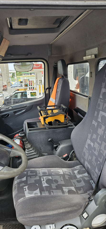 Lease a MERCEDES-BENZ Axor 1833 4x4 MERCEDES-BENZ Axor 1833 4x4: picture 15