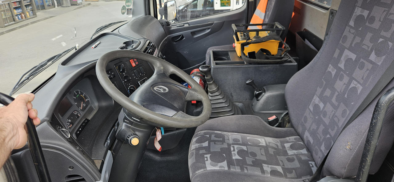 Lease a MERCEDES-BENZ Axor 1833 4x4 MERCEDES-BENZ Axor 1833 4x4: picture 14