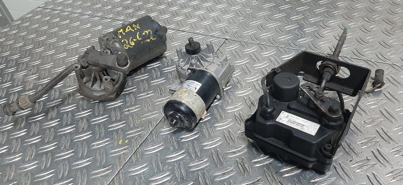 Gebrauchte Scheibenwischer - Motoren, MAN 26.422, DB, Artikel - Nr. : 81.99999 - 9999 - Wiper for Truck: picture 2 Gebrauchte Scheibenwischer - Motoren, MAN 26.422, DB, Artikel - Nr. : 81.99999 - 9999 - Wiper for Truck: picture 2