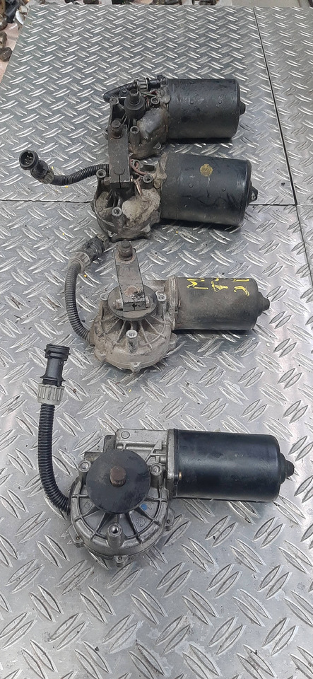 Gebrauchte Scheibenwischer - Motoren, MAN F90, DB, Artikel - Nr. : 81.99999 - 9999 - Wiper for Truck: picture 4 Gebrauchte Scheibenwischer - Motoren, MAN F90, DB, Artikel - Nr. : 81.99999 - 9999 - Wiper for Truck: picture 4