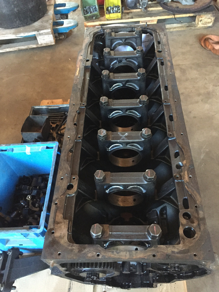 Gebrauchter Motorblock MAN TGA 19.440, Euro 4, Typ : D 2066 LF 31, Artikel - Nr. : 51.01102 - 6432 - Cylinder block for Truck: picture 2 Gebrauchter Motorblock MAN TGA 19.440, Euro 4, Typ : D 2066 LF 31, Artikel - Nr. : 51.01102 - 6432 - Cylinder block for Truck: picture 2