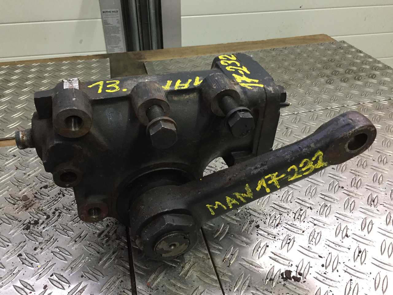 Steering gear for Truck Gebrauchtes Lenkgetriebe MAN F90, 17.232, Artikel - Nr.: 81.9999 - 9999: picture 8 Steering gear for Truck Gebrauchtes Lenkgetriebe MAN F90, 17.232, Artikel - Nr.: 81.9999 - 9999: picture 8