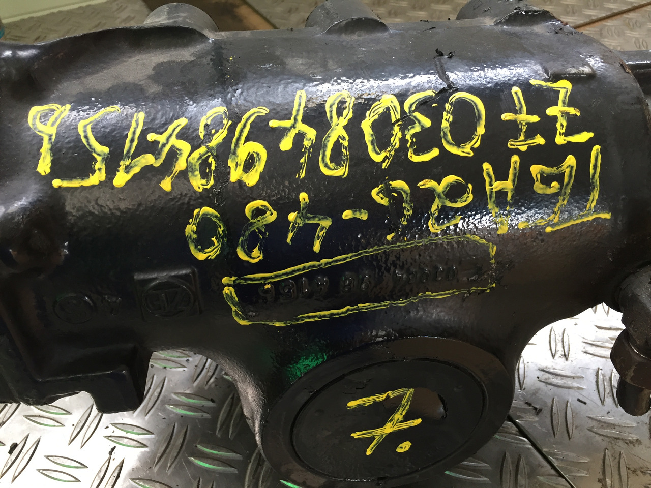 Steering gear for Truck Gebrauchtes Lenkgetriebe MAN TGA 26.480, Artikel - Nr.: 81.46200-6425: picture 8 Steering gear for Truck Gebrauchtes Lenkgetriebe MAN TGA 26.480, Artikel - Nr.: 81.46200-6425: picture 8