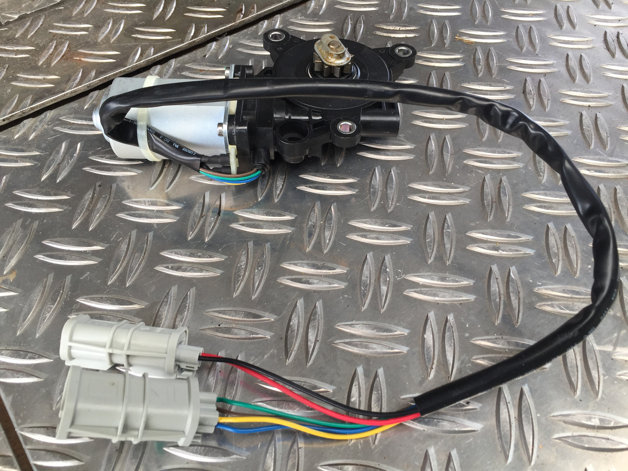 Neuwertiger MAN TGA Elektrischer Fensterheber Motor, Artikel - Nr. : 81.28601 - 6143 - Window lift motor for Truck: picture 2 Neuwertiger MAN TGA Elektrischer Fensterheber Motor, Artikel - Nr. : 81.28601 - 6143 - Window lift motor for Truck: picture 2