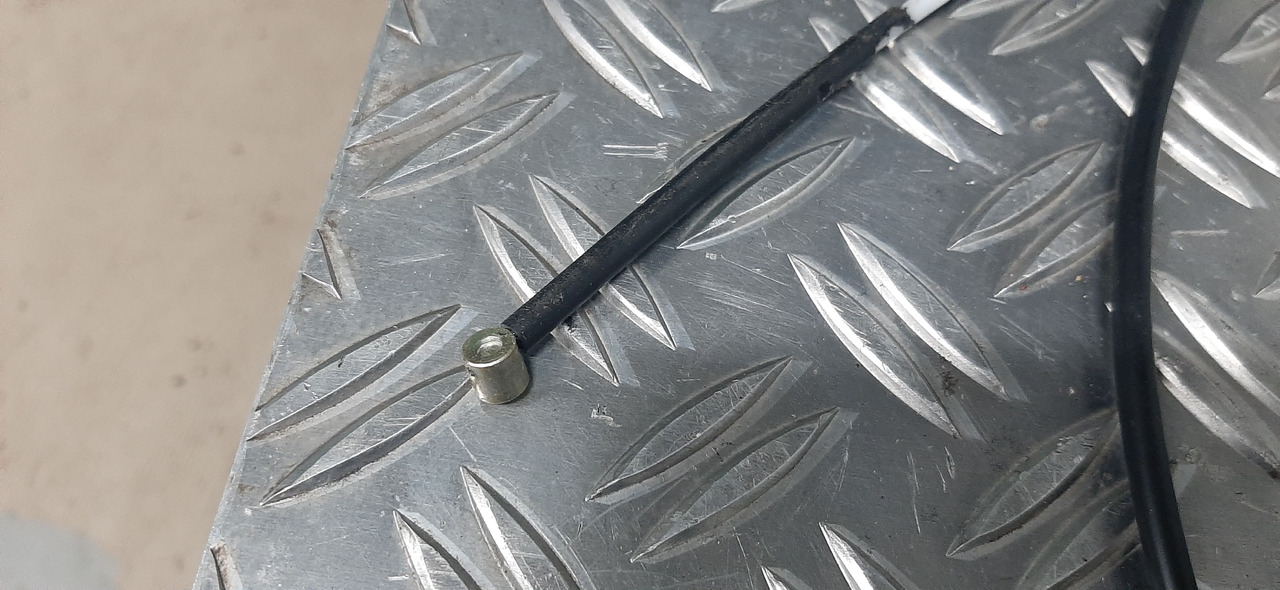 Neuwertiges DB Motorhaubenzug, Bowdenzug, Artikel - Nr. : A 641 750 00 59 - Hood for Truck: picture 3 Neuwertiges DB Motorhaubenzug, Bowdenzug, Artikel - Nr. : A 641 750 00 59 - Hood for Truck: picture 3