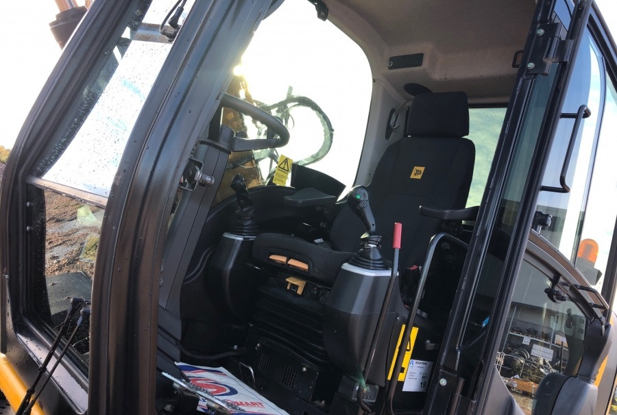 Wheel excavator JCB JS145W: picture 7