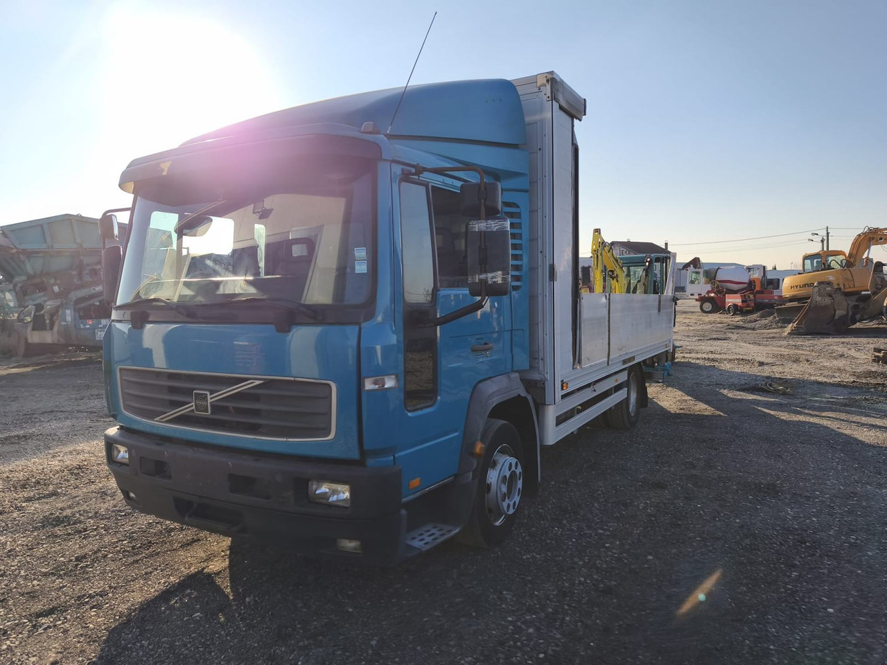 VOLVO FL 12 250, 2004 god. - Autotransporter truck: picture 4 VOLVO FL 12 250, 2004 god. - Autotransporter truck: picture 4