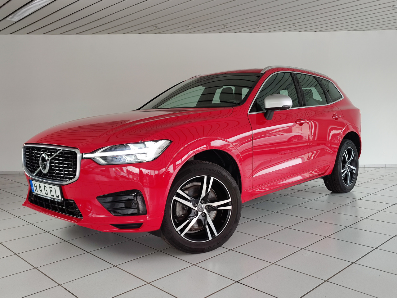 Volvo XC60 R Design AWD 228kW 360°Kam Pano Head-Up CD Apple - SUV: picture 1 Volvo XC60 R Design AWD 228kW 360°Kam Pano Head-Up CD Apple - SUV: picture 1