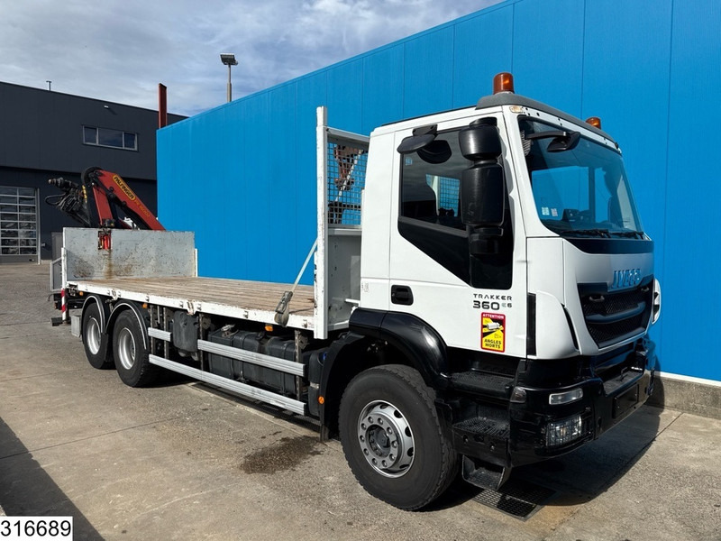 Iveco Trakker 360 6x4, EURO 6, Palfinger, Remote - Dropside/ Flatbed truck, Crane truck: picture 5 Iveco Trakker 360 6x4, EURO 6, Palfinger, Remote - Dropside/ Flatbed truck, Crane truck: picture 5