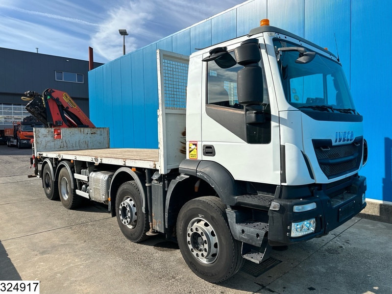 Iveco Trakker 8x4, EURO 6, Palfinger, Remote - Dropside/ Flatbed truck, Crane truck: picture 3 Iveco Trakker 8x4, EURO 6, Palfinger, Remote - Dropside/ Flatbed truck, Crane truck: picture 3