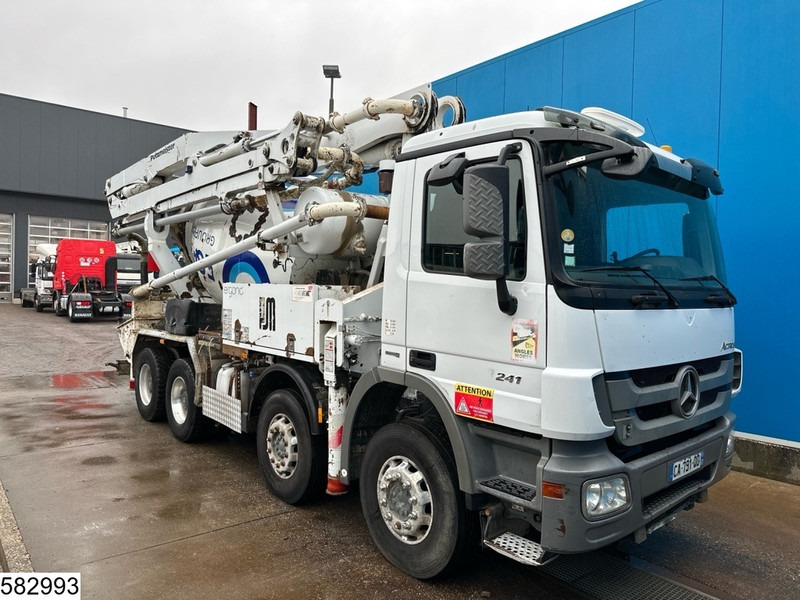 Mercedes-Benz Actros 3241 8x4, EURO 5, Liebherr mixer 9m3, Remote - Concrete pump truck: picture 3 Mercedes-Benz Actros 3241 8x4, EURO 5, Liebherr mixer 9m3, Remote - Concrete pump truck: picture 3