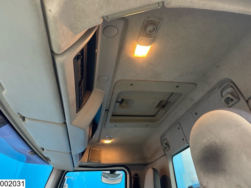 Concrete mixer truck Renault Kerax 410 Dxi 8x4, EURO 4, 9m3, Steel suspension, Remote: picture 9 Concrete mixer truck Renault Kerax 410 Dxi 8x4, EURO 4, 9m3, Steel suspension, Remote: picture 9