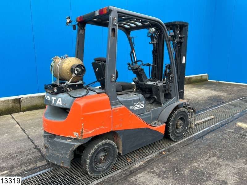 LPG forklift Toyota 8 FGF 25 2.500 KG: picture 7