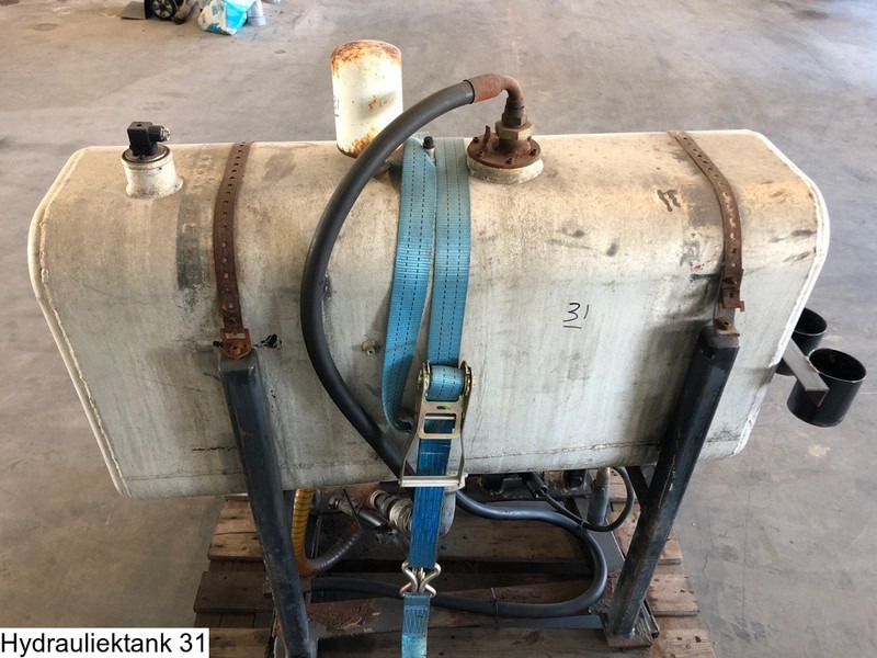 Universeel Hydraulic tank, 190 Liter - Hydraulic tank: picture 4 Universeel Hydraulic tank, 190 Liter - Hydraulic tank: picture 4