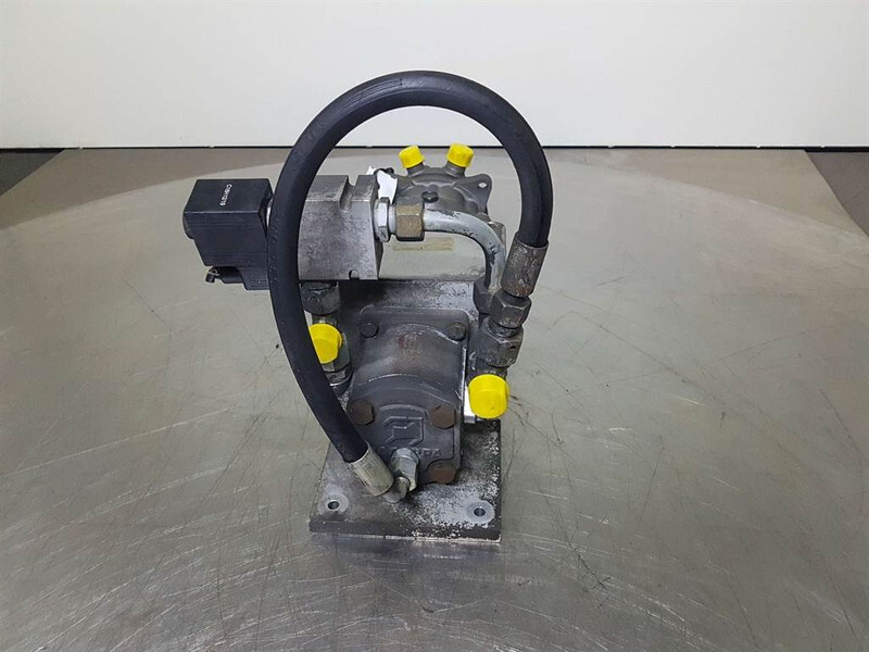 Ahlmann AS50-Konvekta KL2AT/4 12V-Compressor/Kompressor - Engine for Construction machinery: picture 4 Ahlmann AS50-Konvekta KL2AT/4 12V-Compressor/Kompressor - Engine for Construction machinery: picture 4