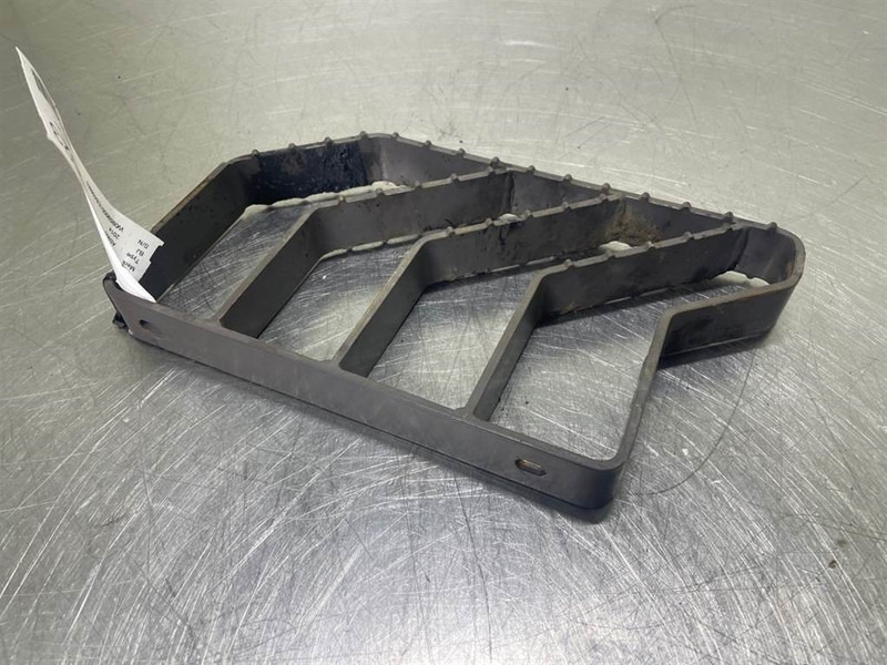 Ahlmann AS900-23119552-Stair panel/Trittstufen/Traptreden - Frame/ Chassis for Construction machinery: picture 3 Ahlmann AS900-23119552-Stair panel/Trittstufen/Traptreden - Frame/ Chassis for Construction machinery: picture 3