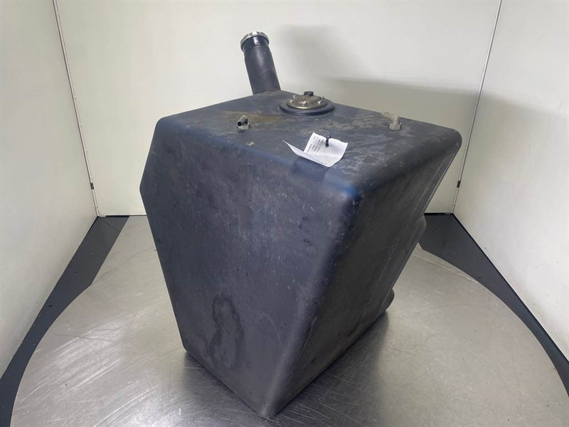 Ahlmann AZ150-4100050A-Fuel tank/Kraftstofftank - Frame/ Chassis for Construction machinery: picture 3 Ahlmann AZ150-4100050A-Fuel tank/Kraftstofftank - Frame/ Chassis for Construction machinery: picture 3