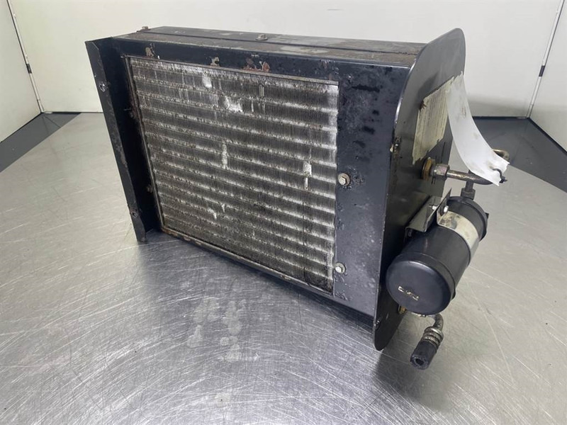 Ahlmann AZ150-4184898A-Airco condenser/Klimakondensator - Frame/ Chassis for Construction machinery: picture 4 Ahlmann AZ150-4184898A-Airco condenser/Klimakondensator - Frame/ Chassis for Construction machinery: picture 4