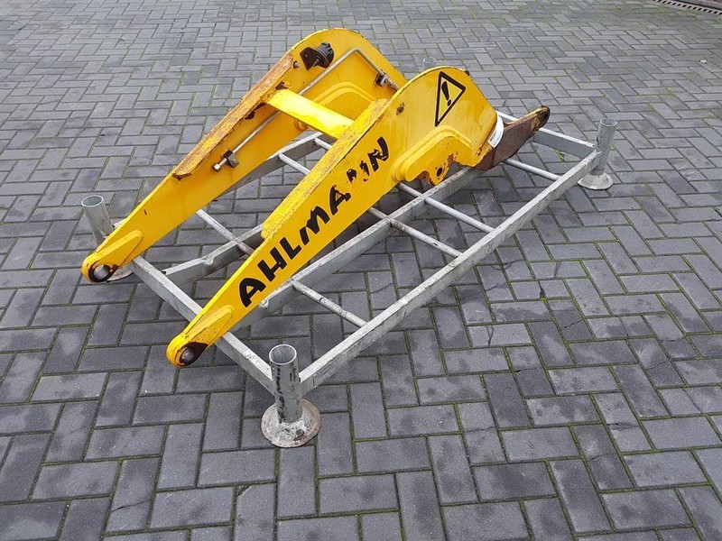 Ahlmann AZ45E-2300685P-Lifting framework/Schaufelarm/Giek - Boom: picture 2 Ahlmann AZ45E-2300685P-Lifting framework/Schaufelarm/Giek - Boom: picture 2
