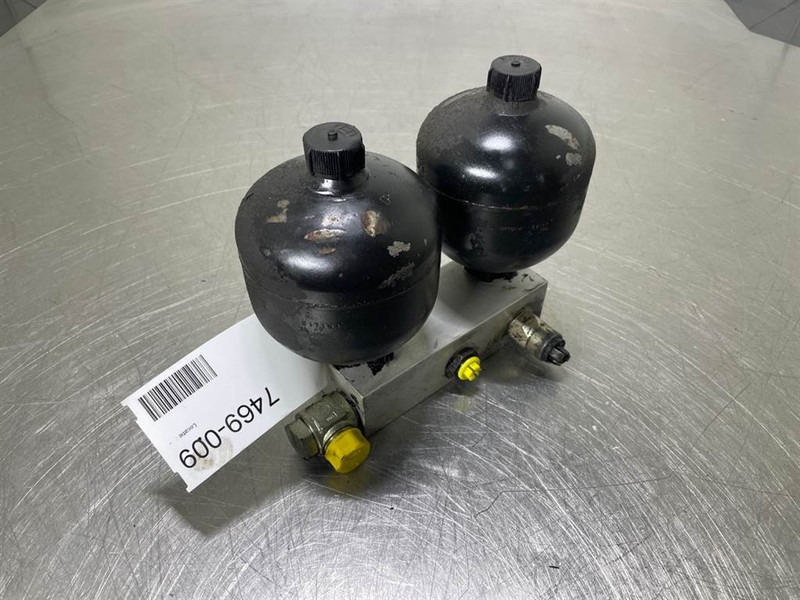 Ahlmann AZ85-4108214A/4108213A-Stabilising module - Hydraulics for Construction machinery: picture 2 Ahlmann AZ85-4108214A/4108213A-Stabilising module - Hydraulics for Construction machinery: picture 2
