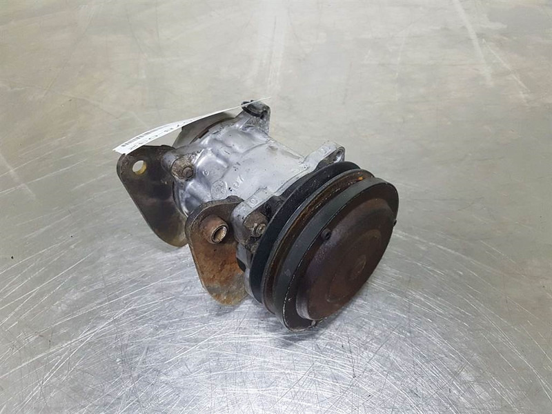 Case 621D-Sanden U4611-Compressor/Kompressor/Aircopomp - Engine for Construction machinery: picture 2 Case 621D-Sanden U4611-Compressor/Kompressor/Aircopomp - Engine for Construction machinery: picture 2