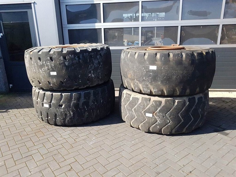 Case 921C-Michelin 26.5R25-Tire/Reifen/Band - Wheels and tires for Construction machinery: picture 1 Case 921C-Michelin 26.5R25-Tire/Reifen/Band - Wheels and tires for Construction machinery: picture 1