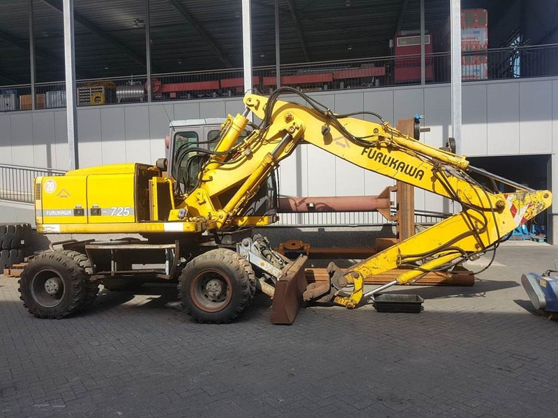 Furukawa W 725 LS (For parts) - Wheel excavator: picture 1 Furukawa W 725 LS (For parts) - Wheel excavator: picture 1