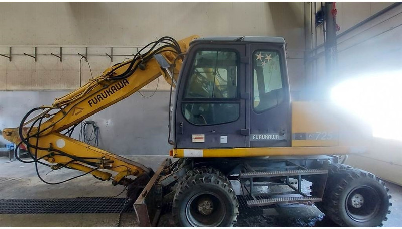 Furukawa W 725 LS (For parts) - Wheel excavator: picture 4 Furukawa W 725 LS (For parts) - Wheel excavator: picture 4