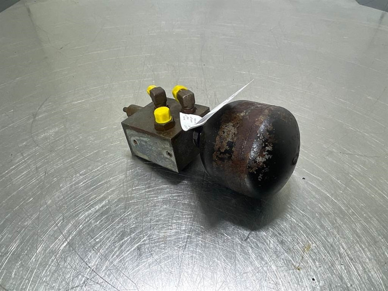 Hyundai HL757-7A-31L7-10280 / 31L7-10380-Pilot supply unit - Hydraulics for Construction machinery: picture 1 Hyundai HL757-7A-31L7-10280 / 31L7-10380-Pilot supply unit - Hydraulics for Construction machinery: picture 1