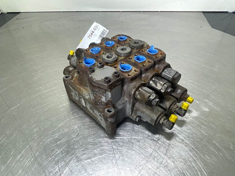 Hyundai HL757-7A-31LD-00030-WA28D7D7F1-57-Valve/Ventile - Hydraulics for Construction machinery: picture 3 Hyundai HL757-7A-31LD-00030-WA28D7D7F1-57-Valve/Ventile - Hydraulics for Construction machinery: picture 3