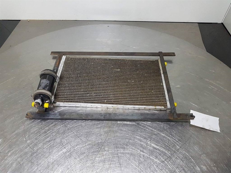JCB 416 HT-Airco condenser/Klimakondensator/Koeler - Frame/ Chassis for Construction machinery: picture 1 JCB 416 HT-Airco condenser/Klimakondensator/Koeler - Frame/ Chassis for Construction machinery: picture 1