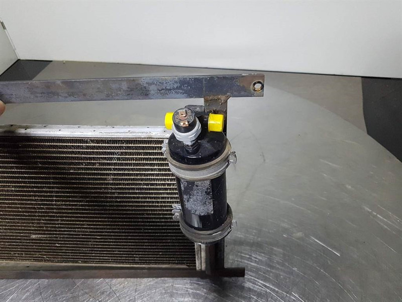 JCB 416 HT-Airco condenser/Klimakondensator/Koeler - Frame/ Chassis for Construction machinery: picture 4 JCB 416 HT-Airco condenser/Klimakondensator/Koeler - Frame/ Chassis for Construction machinery: picture 4