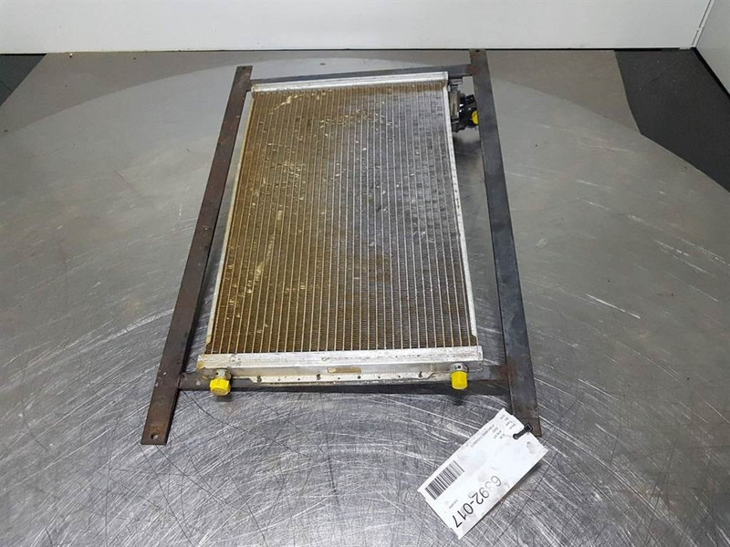 JCB 416 HT-Airco condenser/Klimakondensator/Koeler - Frame/ Chassis for Construction machinery: picture 3 JCB 416 HT-Airco condenser/Klimakondensator/Koeler - Frame/ Chassis for Construction machinery: picture 3