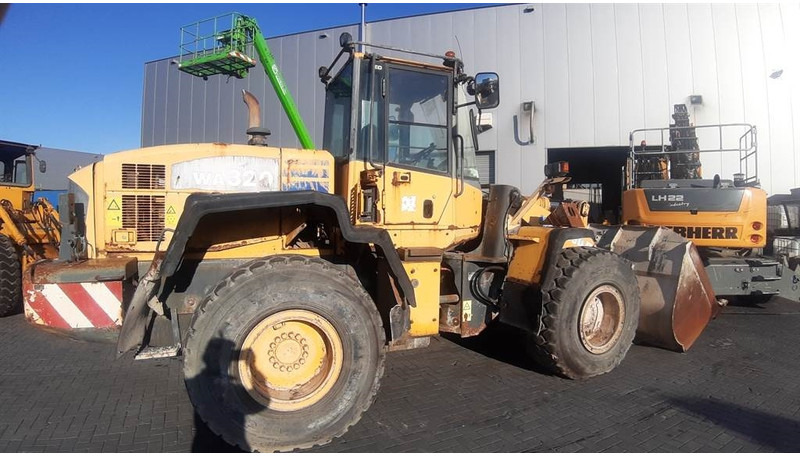 Komatsu WA 320 - 5H (For parts) - Wheel loader: picture 3 Komatsu WA 320 - 5H (For parts) - Wheel loader: picture 3