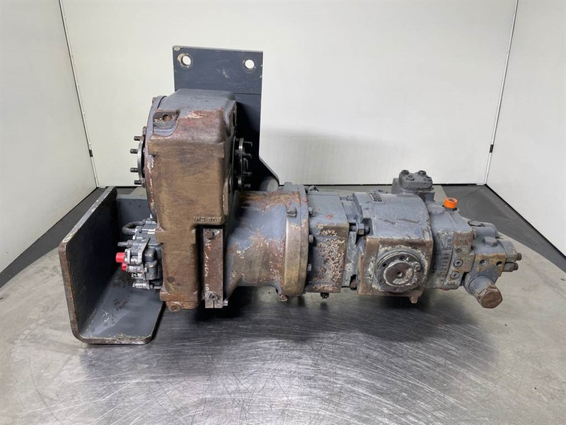 Liebherr A924B-5010430-Transmission with pump - Gearbox for Construction machinery: picture 1 Liebherr A924B-5010430-Transmission with pump - Gearbox for Construction machinery: picture 1
