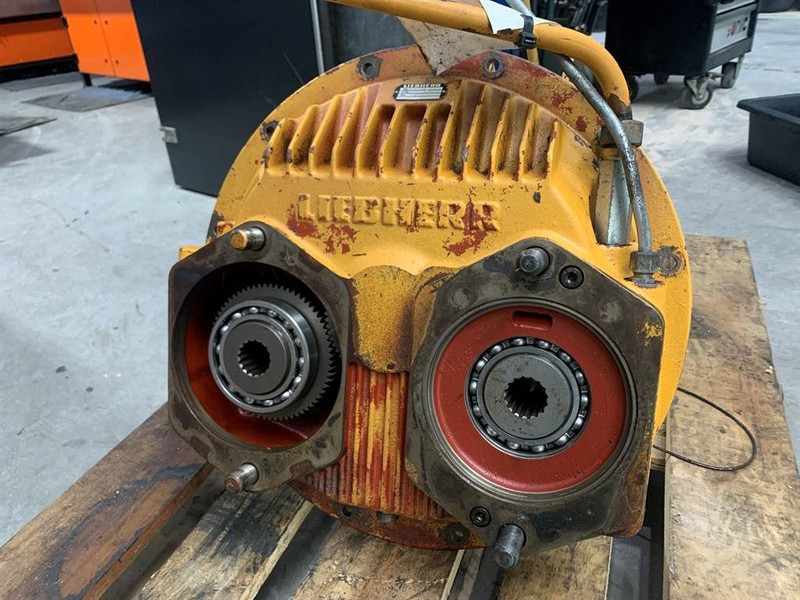 Liebherr L 531 - PVG 200 / 221 - Transmission/Getriebe - Gearbox and parts for Construction machinery: picture 1 Liebherr L 531 - PVG 200 / 221 - Transmission/Getriebe - Gearbox and parts for Construction machinery: picture 1