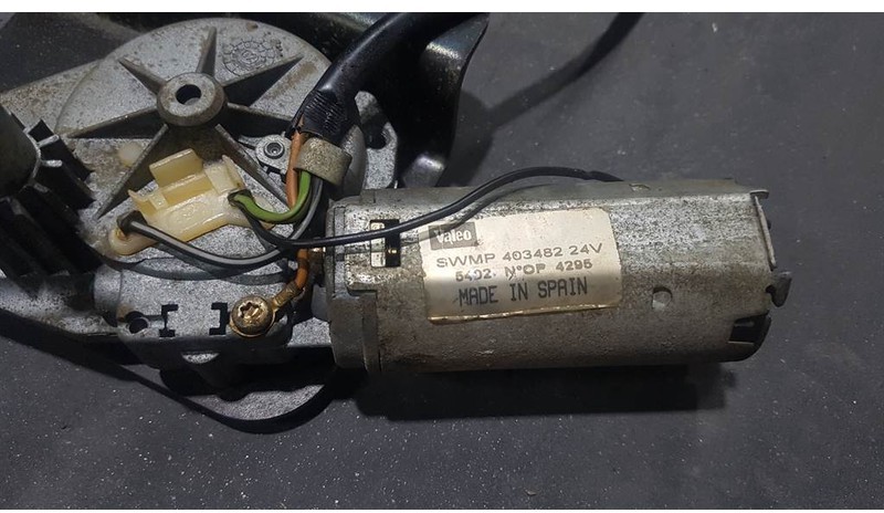 Liebherr L544-Valeo SWMP403482 24V-7409851-Wiper motor - Electrical system for Construction machinery: picture 2 Liebherr L544-Valeo SWMP403482 24V-7409851-Wiper motor - Electrical system for Construction machinery: picture 2