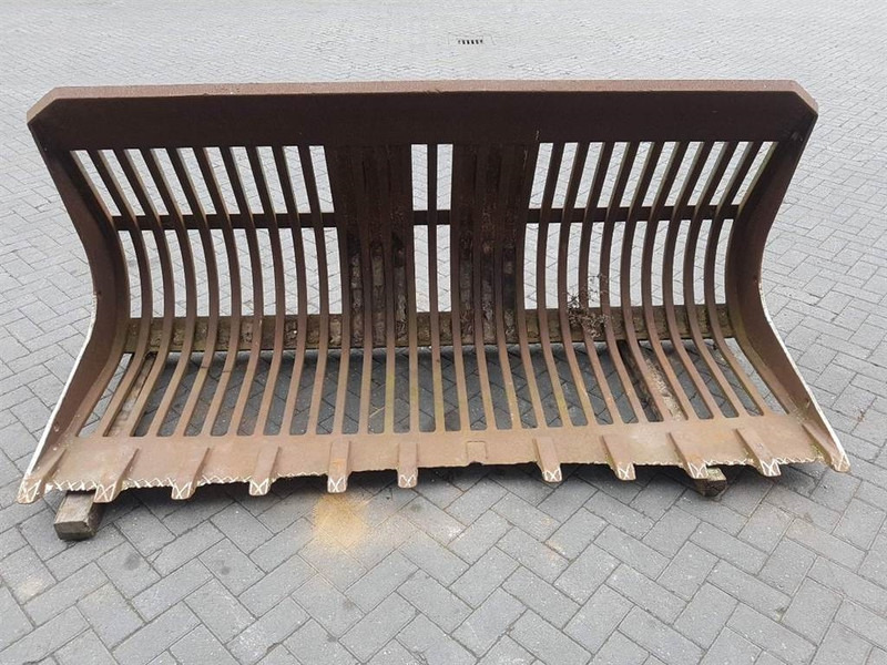 Liebherr -Verachtert UG-45-260-Skeleton bucket/Siebschaufel - Bucket: picture 1 Liebherr -Verachtert UG-45-260-Skeleton bucket/Siebschaufel - Bucket: picture 1